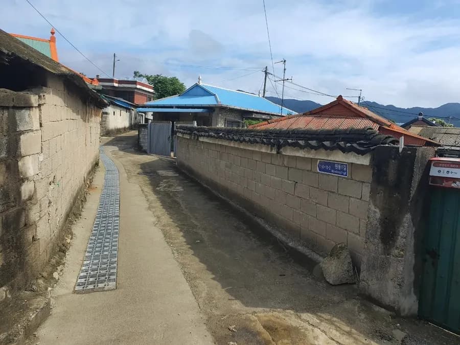 충북 옥천 시골집 급매 - 리모델링 중단, 7000만원 절충 가능
