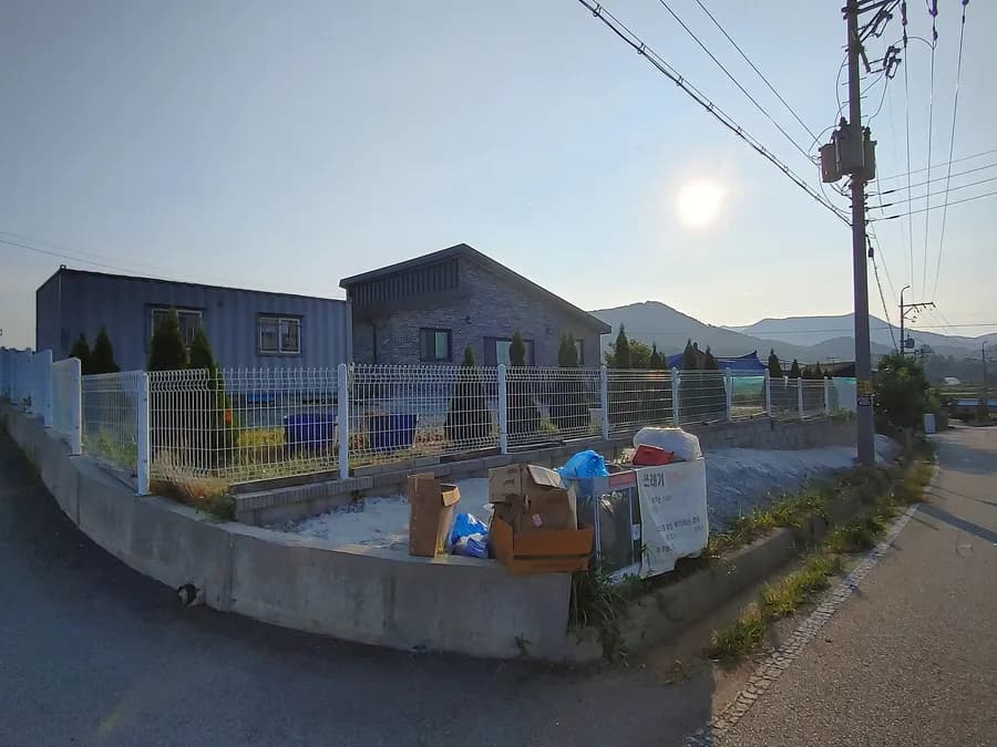 충남 홍성 전원주택 매매 - 내포 생활권, 반려견과 함께!