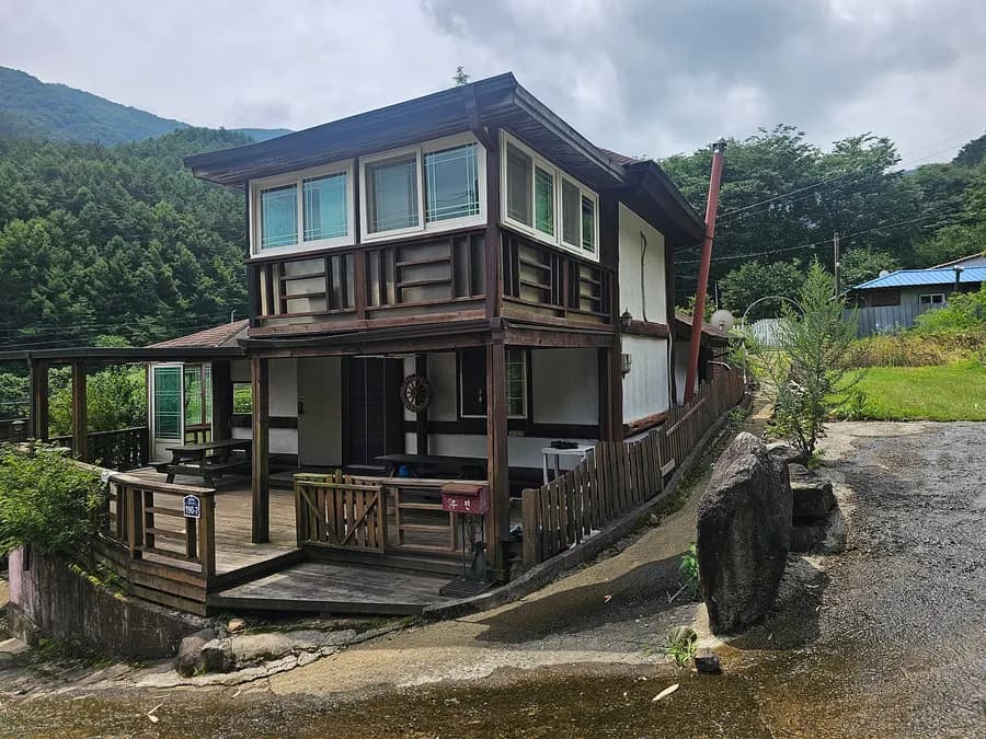 경남 산청 시골집 매매 - 2층 목조, 계곡 인접