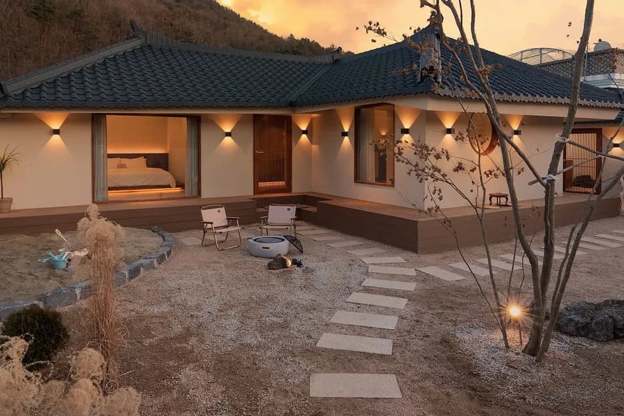 충남 공주 충남 공주 감성숙소 매매 - 연매출 1억, 즉시 운영 가능 대표 사진